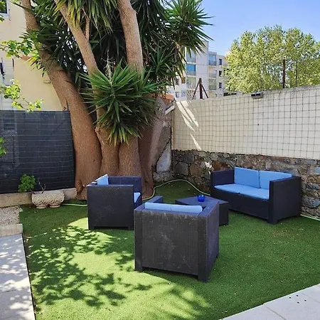 A 200 M De La Villa Frejus