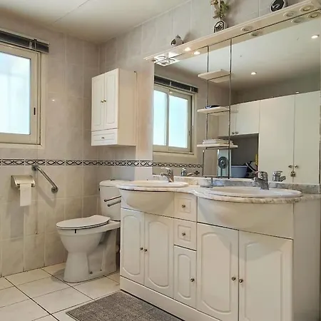 Villa A 200 M De La Frejus