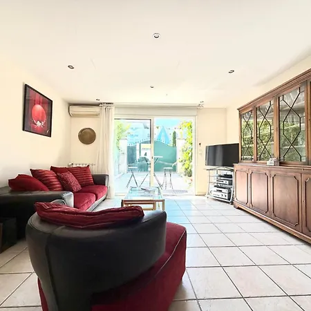 Sunny - Bord De - A Pied- Grande Terrasse - Clim - Wifi - Ideal Familles & Amis * Fréjus